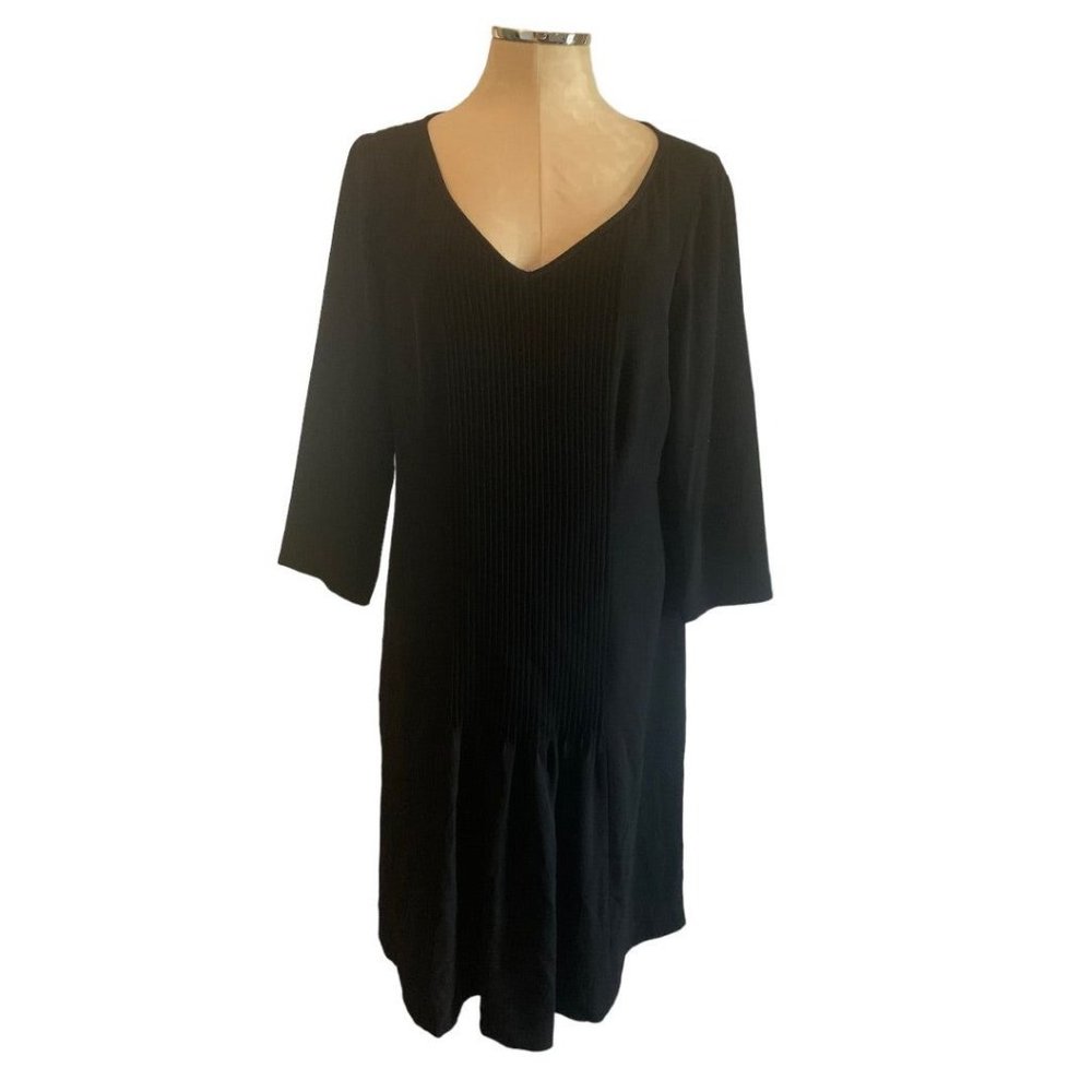 14 Jones New York Dress Black V-Neck Pleat Detail Shift Dress